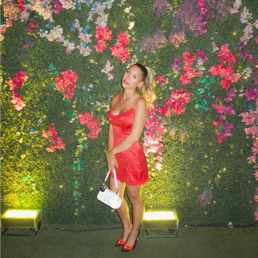 Chic Scarlet Mini Dress